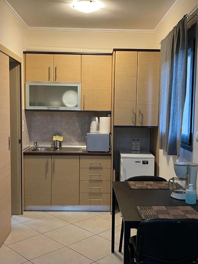 Avr Airport Deluxe Suites 4 Markópoulon 외부 사진